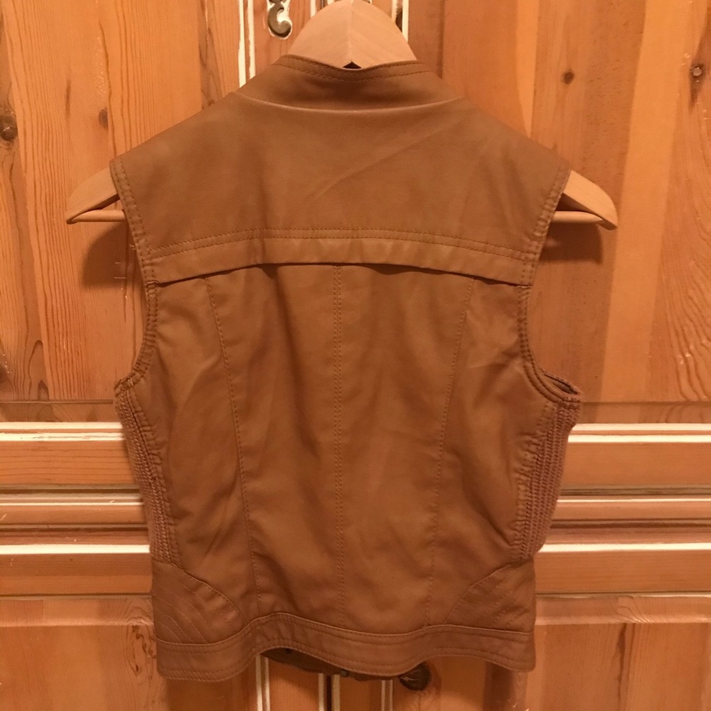Vest! - Picture 2 of 2